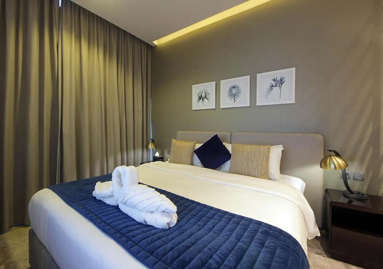 Cozy Apt In Damac Prive Gym & Pool Access Dubai Apartment